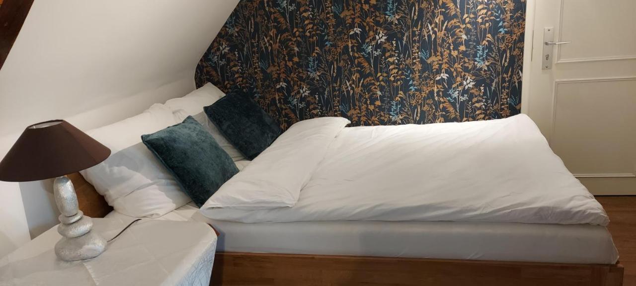 Appartement Zur Weissen Rosenbluete, *